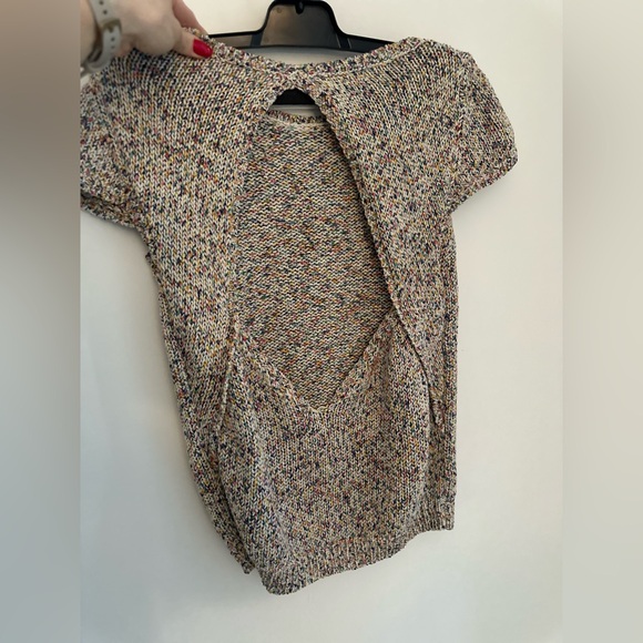 Beautiful Multicolor Open-Back Top - Picture 2 of 2